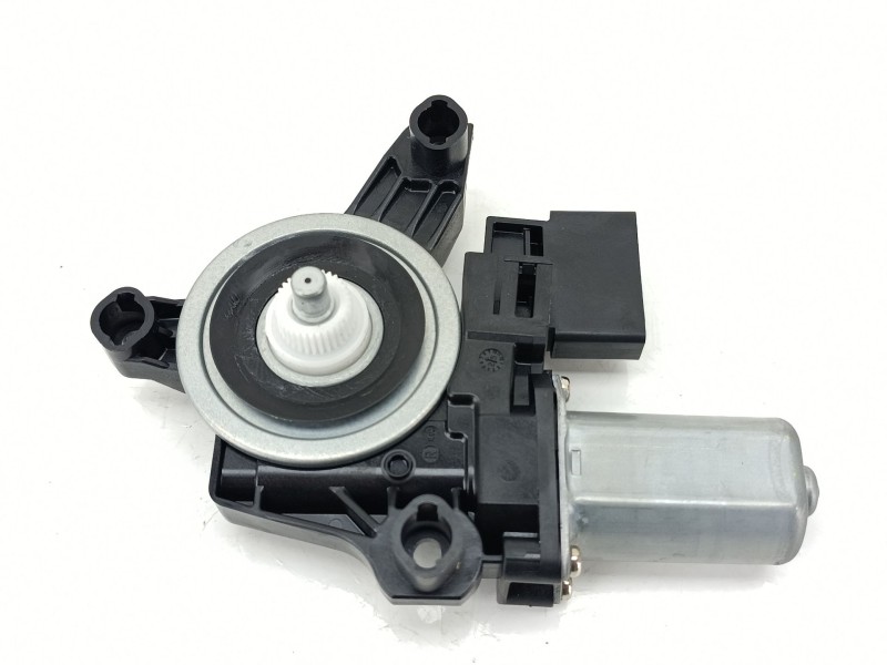 Recambio de motor elevalunas delantero izquierdo para bmw 1 (f40) 118 d referencia OEM IAM 67625A75082  