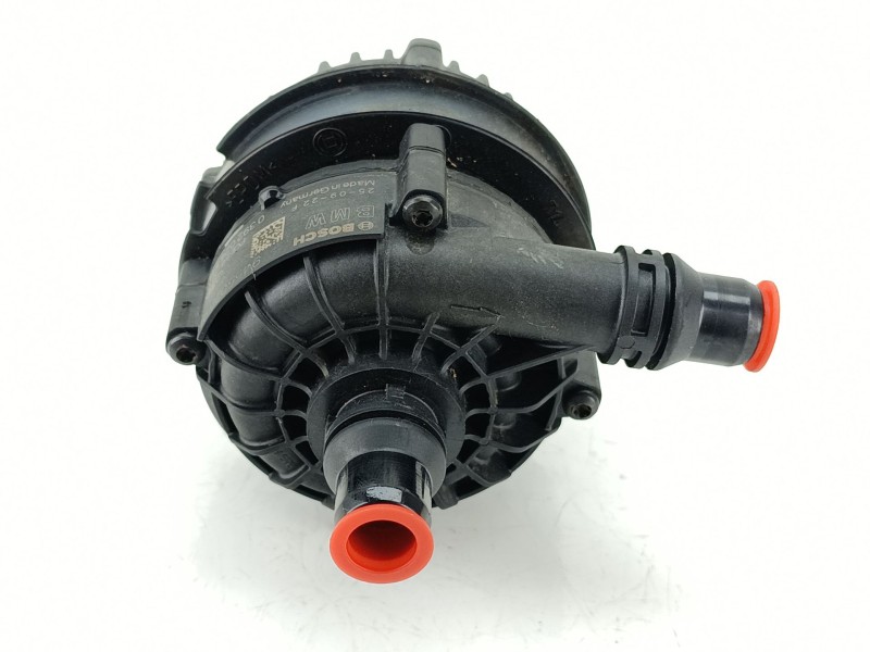 Recambio de bomba agua para bmw 1 (f40) 118 d referencia OEM IAM 0392024514  