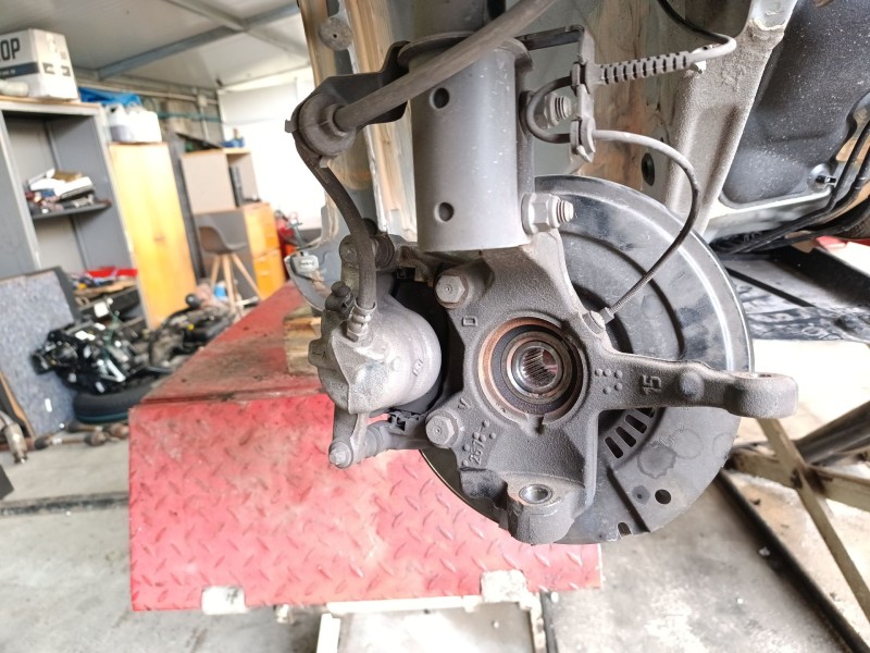 Recambio de mangueta delantera derecha para renault clio v (b7_) tce 90 (b7mt) referencia OEM IAM 400142942R  