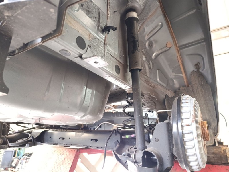 Recambio de amortiguador trasero derecho para renault clio v (b7_) tce 90 (b7mt) referencia OEM IAM 562101993R  