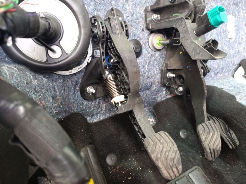 Recambio de pedal embrague para renault clio v (b7_) tce 90 (b7mt) referencia OEM IAM 465400632R  