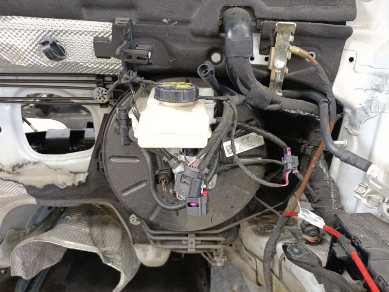 Recambio de servofreno para seat ateca (kh7, khp) 1.5 tsi referencia OEM IAM 5Q1614105EA  