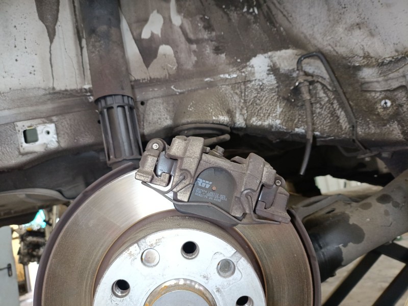 Recambio de pinza freno trasera derecha para seat ateca (kh7, khp) 1.5 tsi referencia OEM IAM 5Q0615424ESL7  