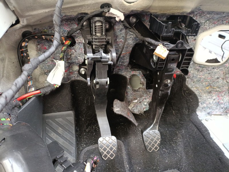 Recambio de pedal embrague para seat ateca (kh7, khp) 1.5 tsi referencia OEM IAM 5Q1721321C  