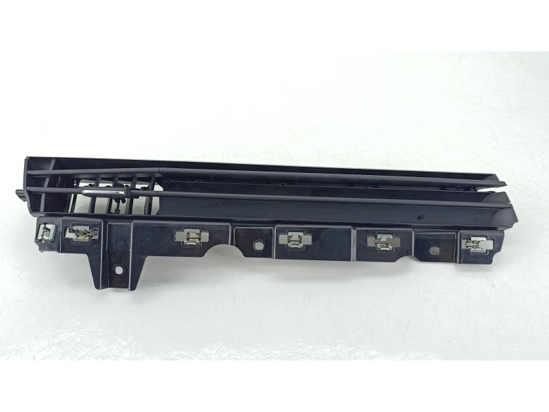 Recambio de aireador para renault clio v (b7_) tce 90 (b7mt) referencia OEM IAM 687502526R  