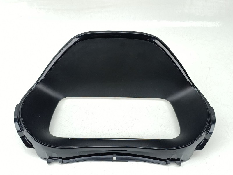 Recambio de embellecedor para opel corsa f (p2jo) 1.2 (68) referencia OEM IAM 13205180  