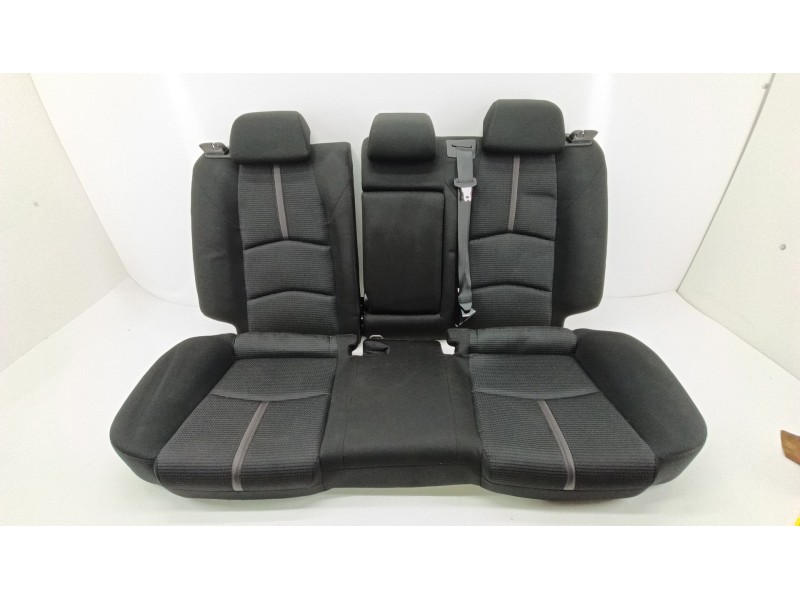 Recambio de asientos traseros para mazda 3 (bm, bn) 2.2 d referencia OEM IAM BAAP5720002  