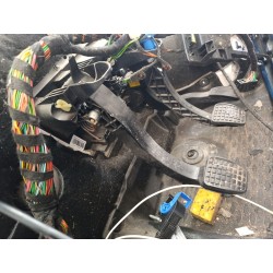 PEDAL EMBRAGUE 5801264938 