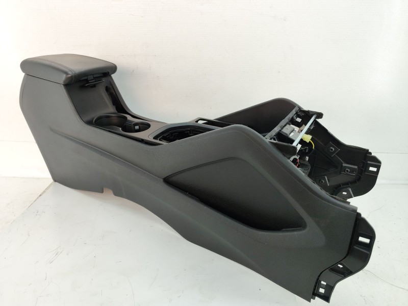 Recambio de consola central para hyundai tucson (tl, tle) 1.6 gdi referencia OEM IAM 84610D7010  