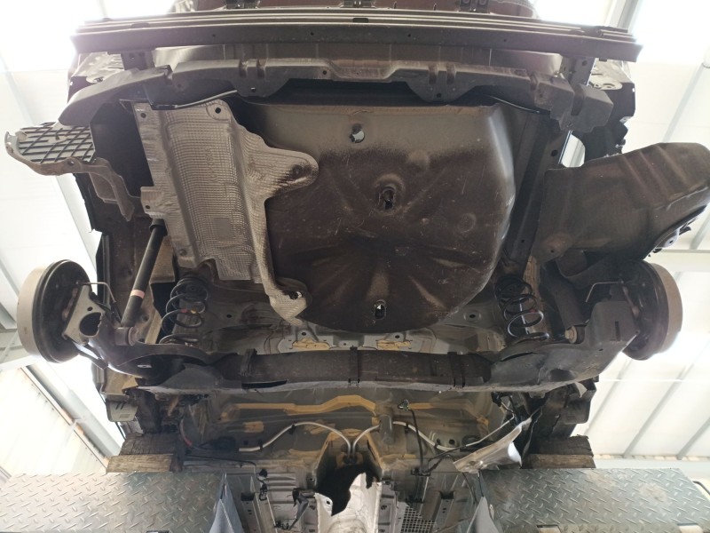 Recambio de puente trasero para nissan juke (f16_) 1.0 referencia OEM IAM 555013648R  