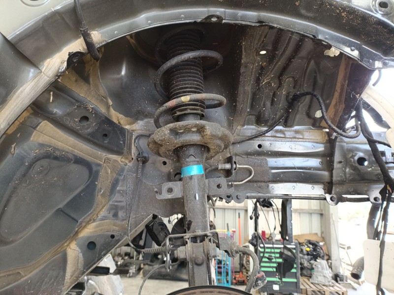 Recambio de amortiguador delantero derecho para nissan juke (f16_) 1.0 referencia OEM IAM E430300Q1J  