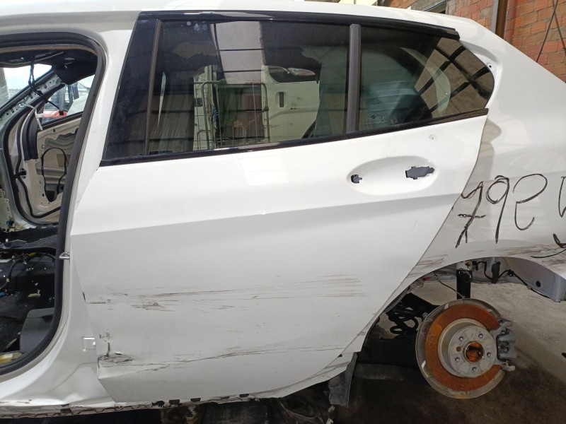 Recambio de puerta trasera izquierda para bmw 1 (f40) 118 d referencia OEM IAM 41528737063  