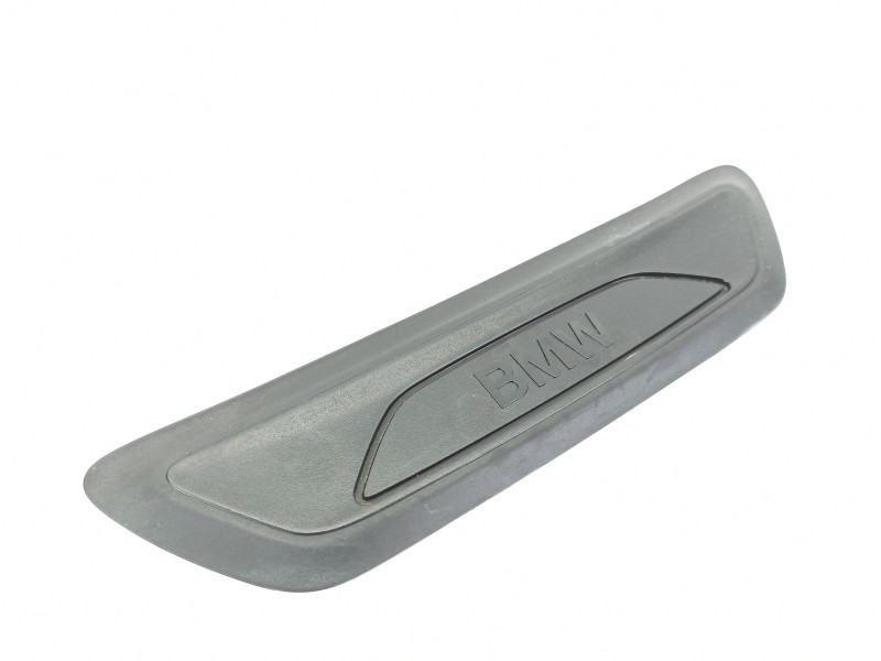 Recambio de embellecedor para bmw x1 (f48) sdrive 18 d referencia OEM IAM 51477349673  