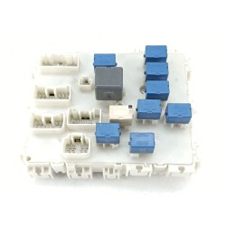 CAJA RELES / FUSIBLES AA1A4881 