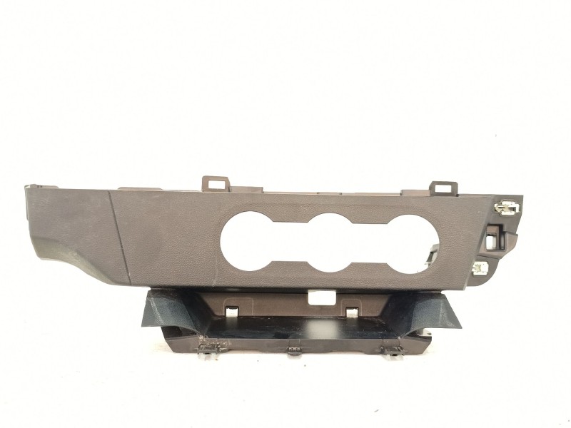 Recambio de embellecedor para nissan townstar monospace (xfk) 1.3 referencia OEM IAM 683105329R  
