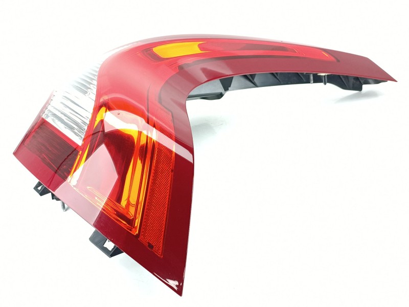 Recambio de piloto trasero derecho para volvo xc60 i suv (156) d3 referencia OEM IAM 31323035  