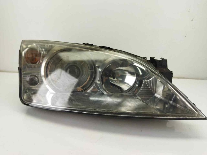 Recambio de faro derecho para ford mondeo iii (b5y) 2.0 tdci referencia OEM IAM 1305239173  