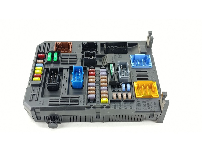 Recambio de caja reles / fusibles para opel combo furgón/monospace (k9) 1.5 d referencia OEM IAM 9832880280  