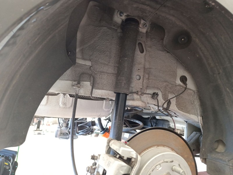 Recambio de amortiguador trasero derecho para hyundai bayon (bc3) 1.0 t-gdi referencia OEM IAM 55300Q0KA0  