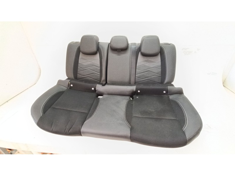 Recambio de asientos traseros para jeep avenger fh1 referencia OEM IAM 6000633597  