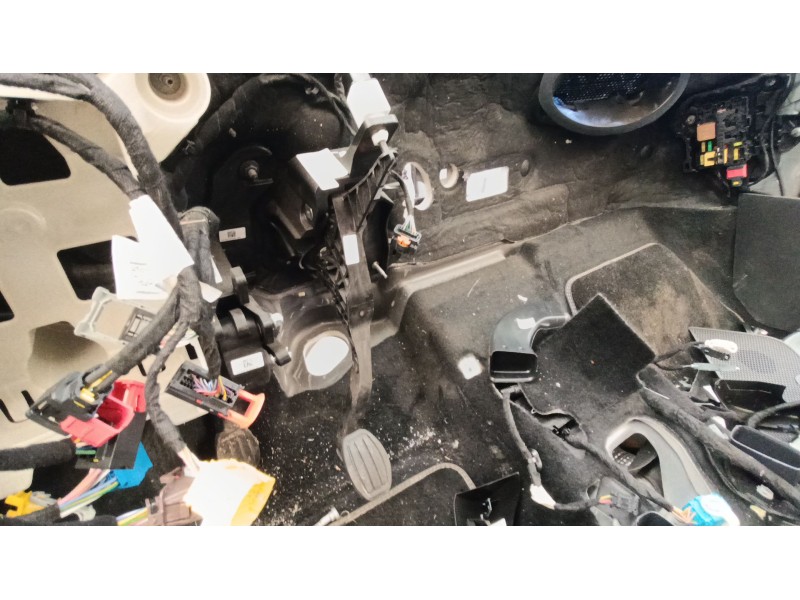Recambio de pedal freno para jeep avenger fh1 referencia OEM IAM 0009824311680  