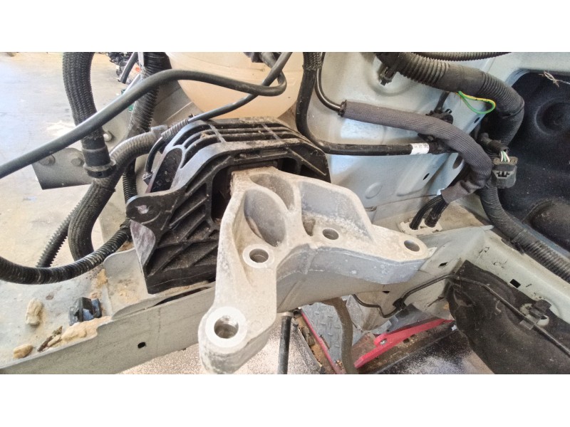 Recambio de soporte motor derecho para jeep avenger fh1 referencia OEM IAM 9824324880  