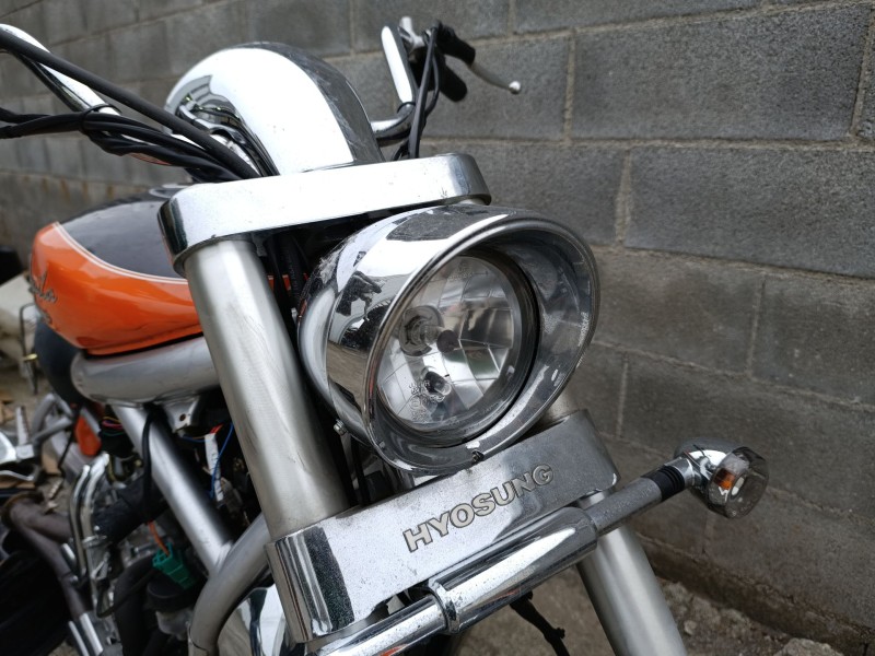 Recambio de faro delantero para hyosung aquila aquila 650 referencia OEM IAM   