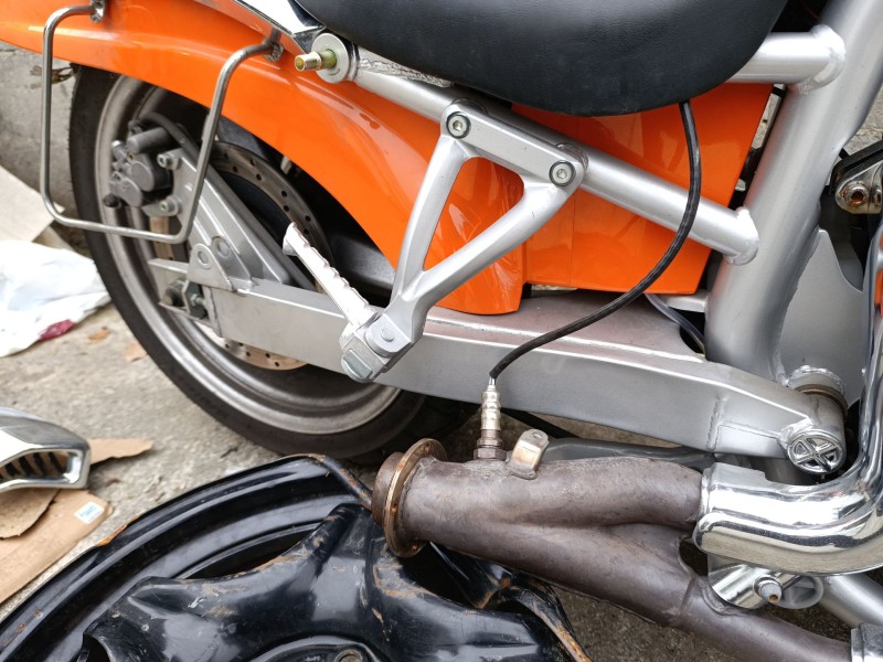 Recambio de basculante para hyosung aquila aquila 650 referencia OEM IAM   