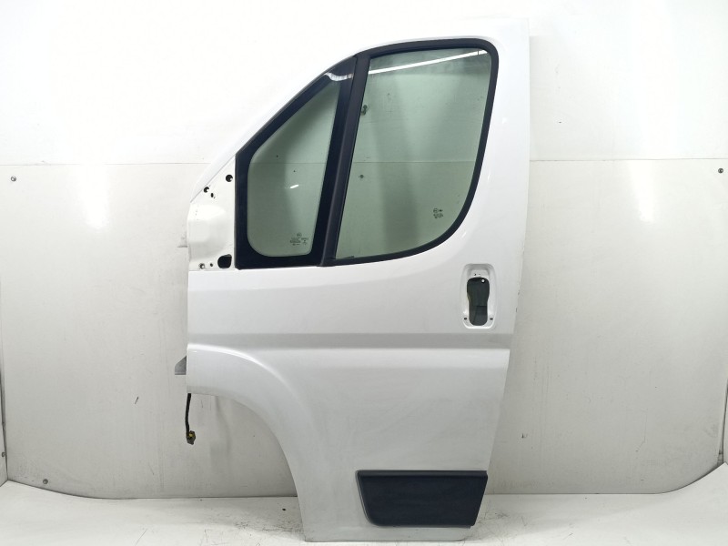 Recambio de puerta delantera izquierda para peugeot boxer furgoneta 2.0 bluehdi 130 referencia OEM IAM 46862842  