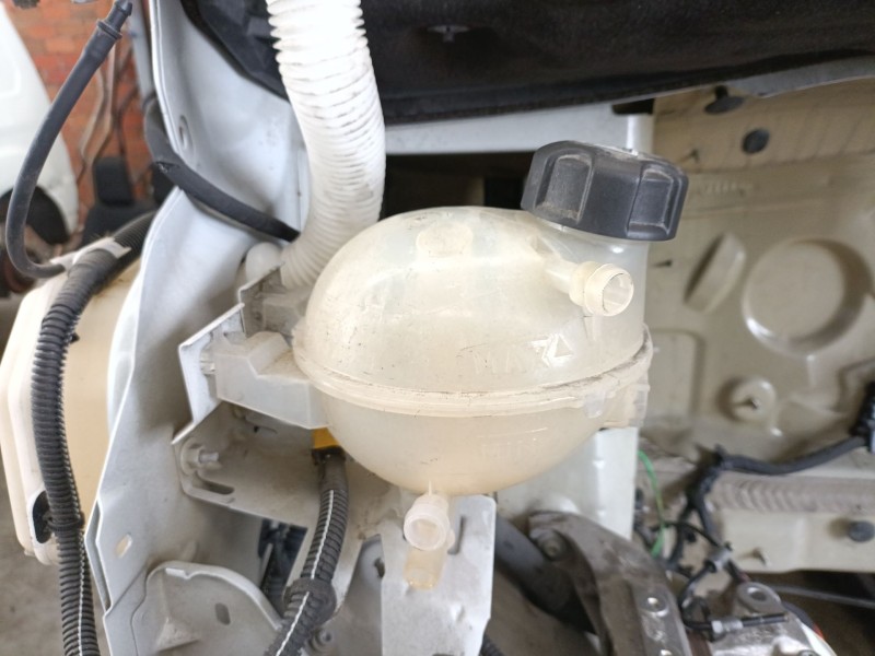 Recambio de deposito expansion para toyota proace furgoneta (mdz_) 1.5 d4d (mdz1) referencia OEM IAM SU001A3738  