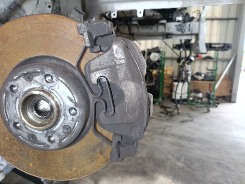 Recambio de pinza freno delantera derecha para toyota proace furgoneta (mdz_) 1.5 d4d (mdz1) referencia OEM IAM SU001A3126  