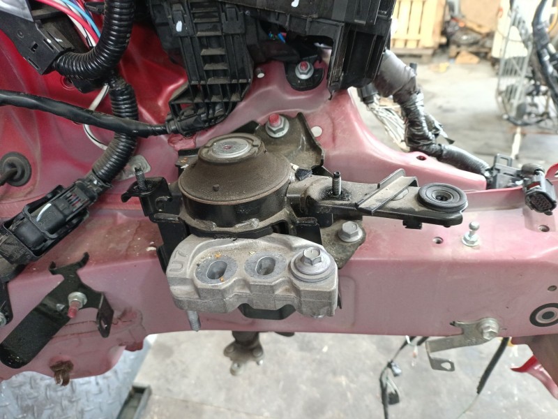 Recambio de soporte cambio para toyota yaris (_p21_, _pa1_, _ph1_) 1.5 hybrid (mxph10) referencia OEM IAM 12372K0060  