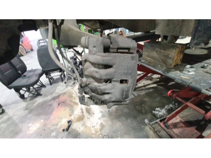 Recambio de pinza freno delantera izquierda para peugeot boxer furgoneta 2.0 bluehdi 130 referencia OEM IAM 4401J8  