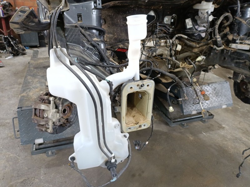Recambio de deposito limpia para ford puma (j2k, cf7) 1.0 ecoboost referencia OEM IAM 2695412  