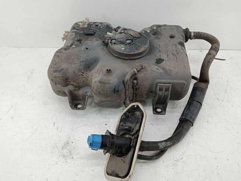 Recambio de deposito adblue para opel movano b furgoneta (x62) 2.3 cdti fwd (fv) referencia OEM IAM 172A22038R  