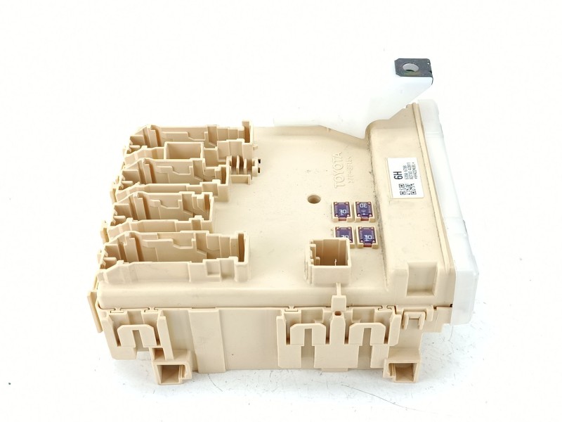Recambio de caja reles / fusibles para toyota rav 4 iv (_a4_) 2.5 hybrid (ava42_) referencia OEM IAM 8273042811  