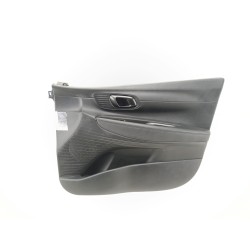 GUARNECIDO PUERTA DELANTERA DERECHA 82720Q2000 