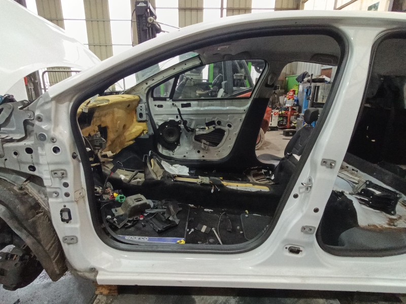 Recambio de gomas contorno puerta para renault clio iv (bh_) 1.5 dci 75 referencia OEM IAM   
