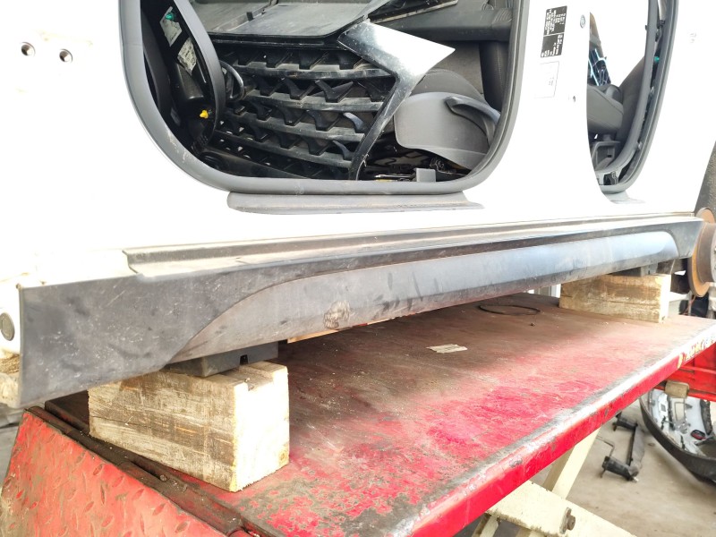 Recambio de faldon lateral para hyundai tucson (tl, tle) 1.6 gdi referencia OEM IAM 87752D7000  