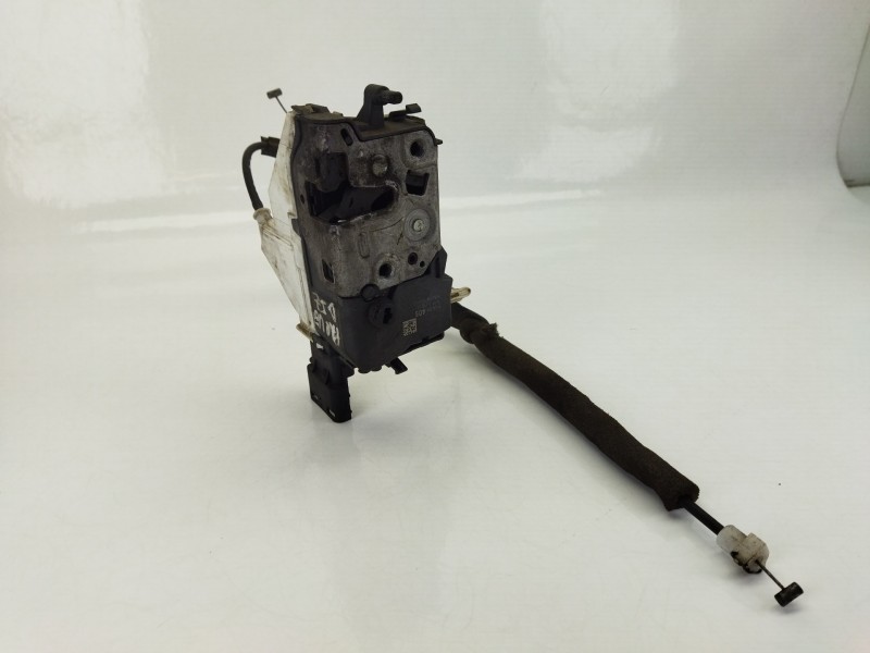 Recambio de cerradura puerta delantera derecha para citroën berlingo cuadro l1 referencia OEM IAM 828405  