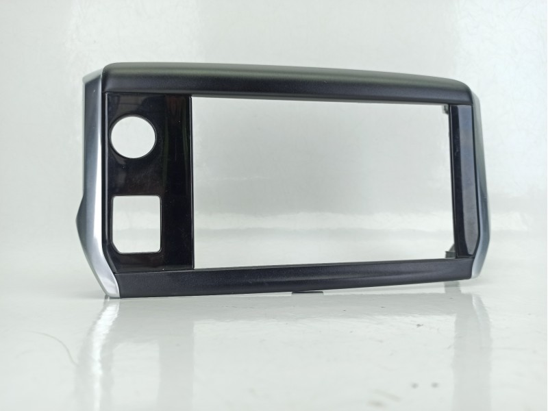 Recambio de moldura para peugeot 2008 i (cu_) 1.6 bluehdi 100 referencia OEM IAM 9673861377  