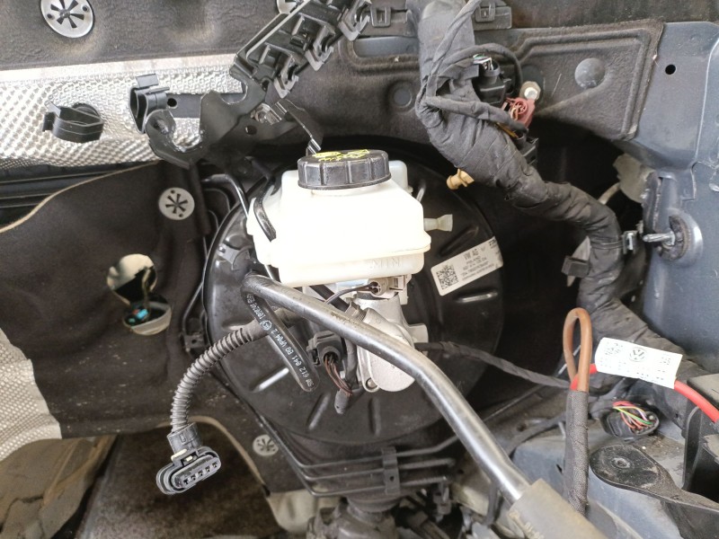 Recambio de servofreno para volkswagen golf vii variant (ba5, bv5) 1.6 tdi referencia OEM IAM 5Q1614105DA  