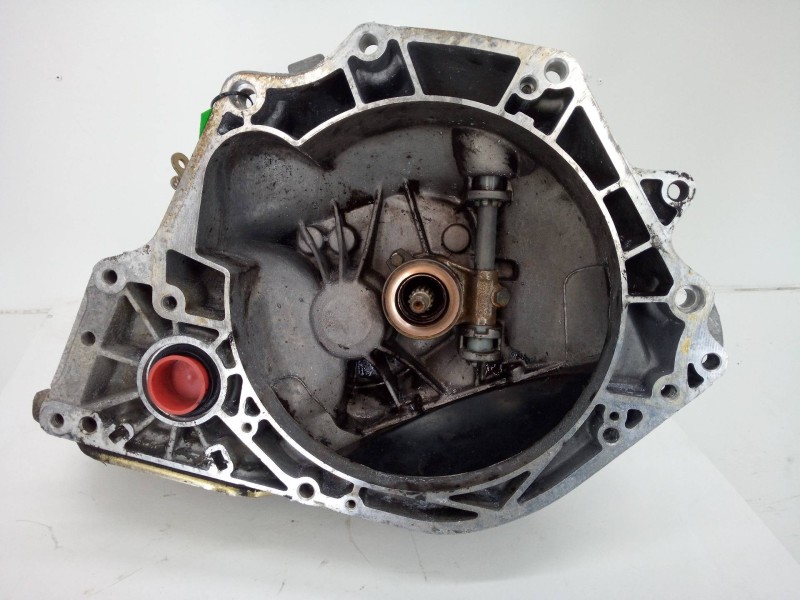 Recambio de caja cambios para opel corsa a gl referencia OEM IAM 90121211  