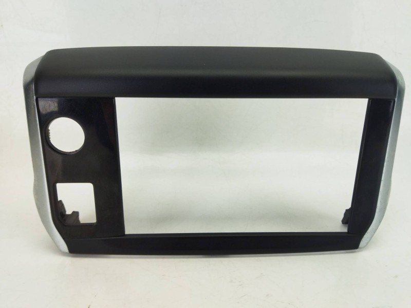 Recambio de moldura para peugeot 208 i (ca_, cc_) 1.2 thp 110 referencia OEM IAM 9673861377  