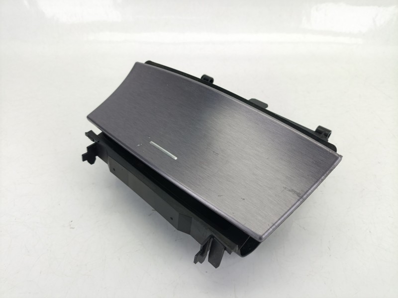 Recambio de cenicero para mercedes-benz clase clc (cl203) clc 220 cdi (203.708) referencia OEM IAM A2036804750  