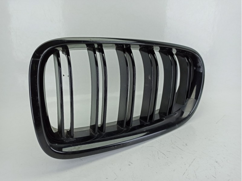 Recambio de rejilla delantera para bmw 5 touring (f11) 535 d referencia OEM IAM KM07044  