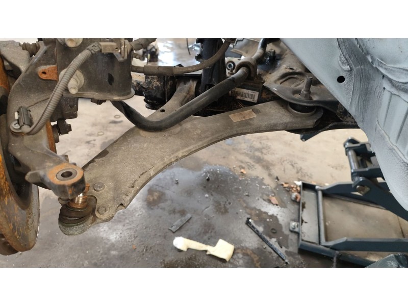 Recambio de brazo suspension inferior delantero izquierdo para opel mokka 1.2 (76) referencia OEM IAM 9831682580  