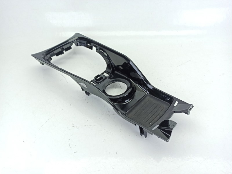 Recambio de moldura para peugeot 2008 i (cu_) 1.6 bluehdi 100 referencia OEM IAM 9677871877  
