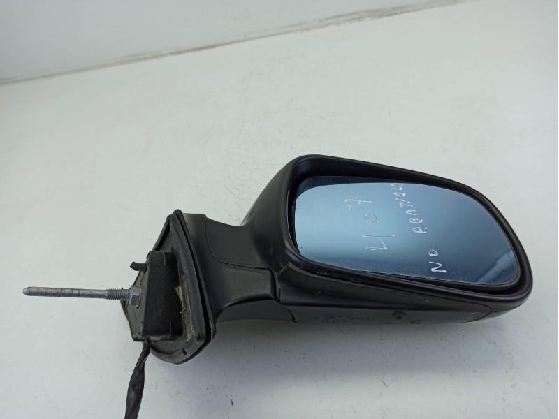 Recambio de retrovisor derecho para peugeot 407 st confort pack referencia OEM IAM 232636024  