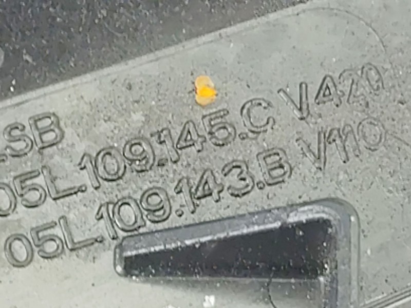 Recambio de moldura para audi q3 sportback (f3n) 35 tdi referencia OEM IAM 05L109145C  